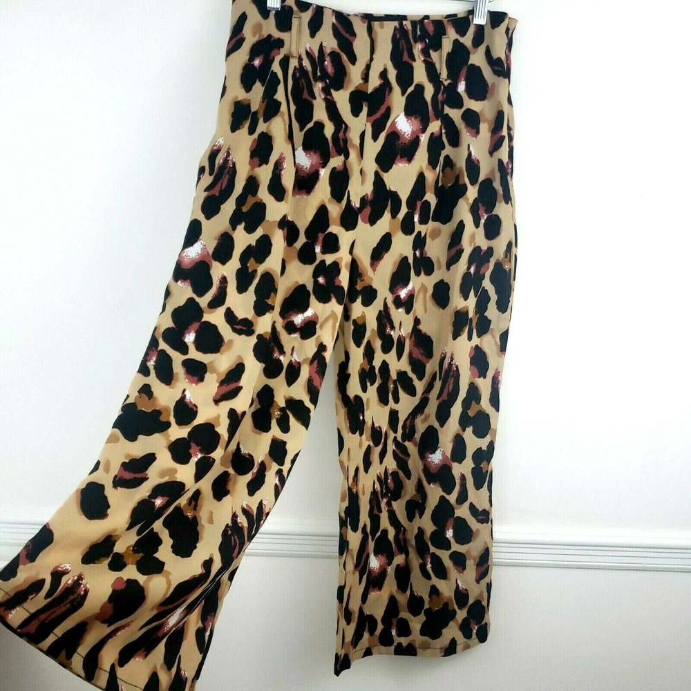 PrettyLittleThing Leopard Wide Leg Culotte Pants